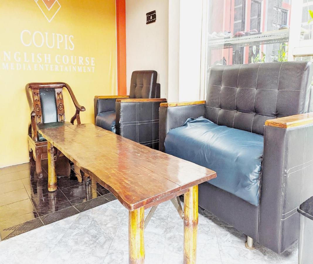 Oyo 3012 Coupis Guesthouse Syariah Pare Esterno foto